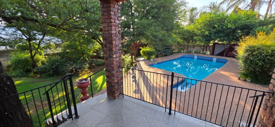 5 Bedroom Property for Sale in Wilkoppies North West